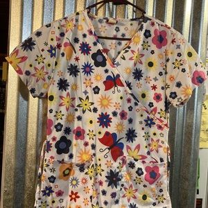 Scrub top Denice brand size small